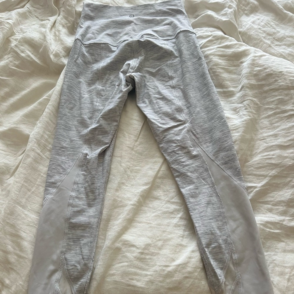 Lululemon size 2-4 grey/white legging